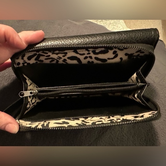 Jessica Simpson Large Clutch / Wristlet Wallet - Picture 4 of 5